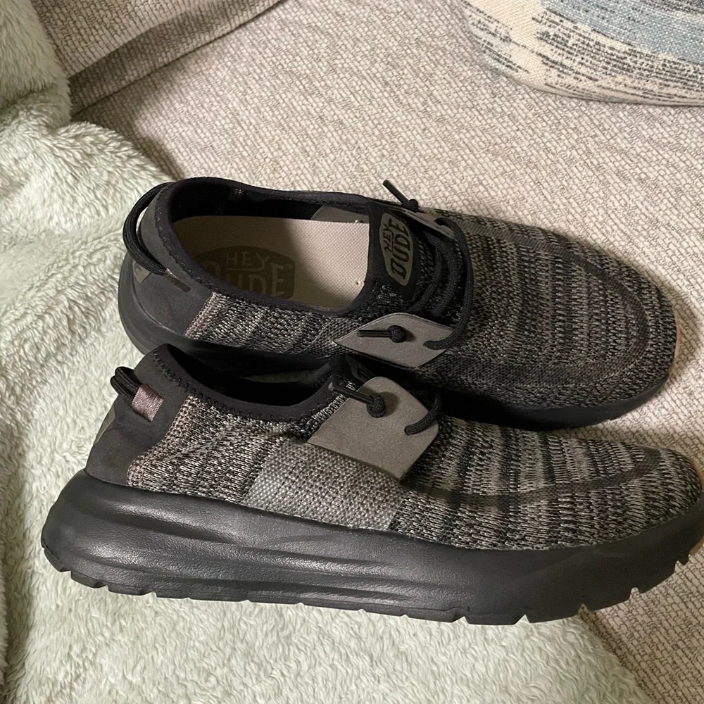 ✨Women’s Hey Dude Shoes Size 8 - Picture 3 of 7